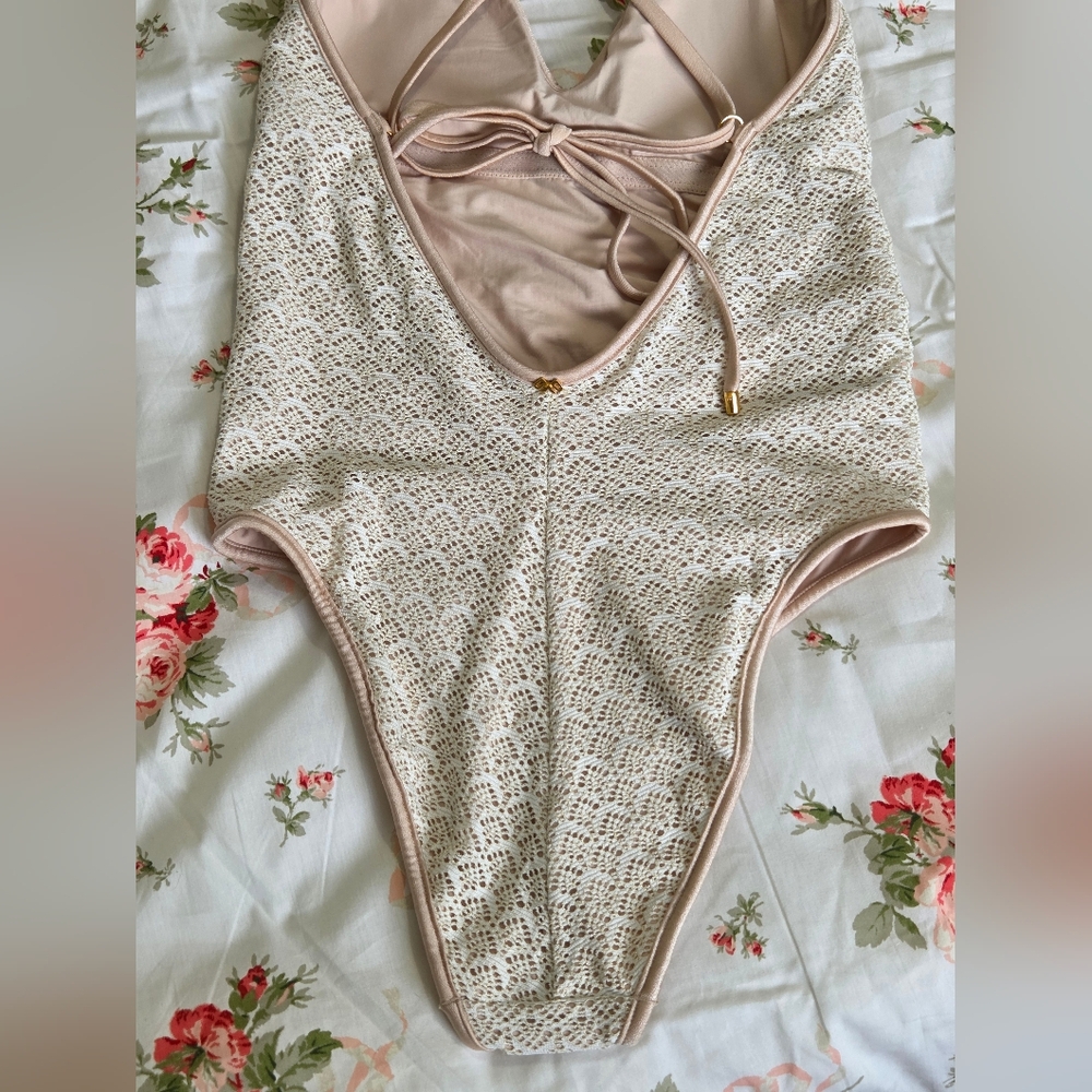 PQ Swim White+Gold One-Piece Swimsuit Sz L Coquette Soft Girl - Picture 6 of 16